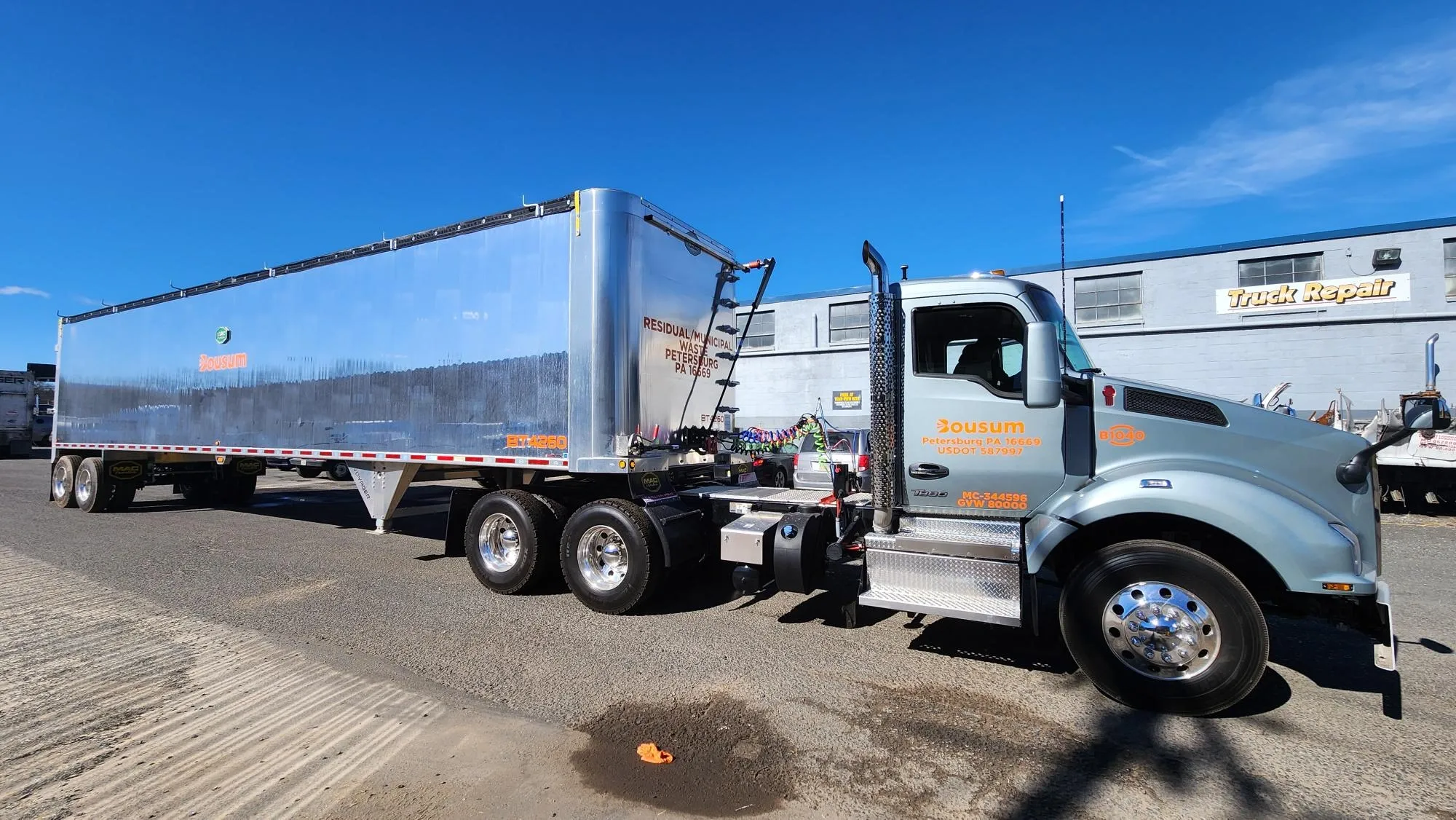 Bousum Kenworth T880 and Polished Transfer Trailer